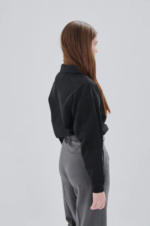 Sweatshirt with collar - black