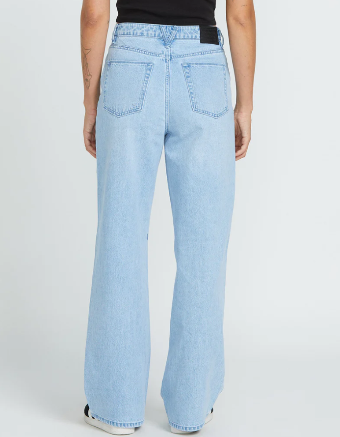 Stoned Boyfriend Highrise Jeans - Blue Bird