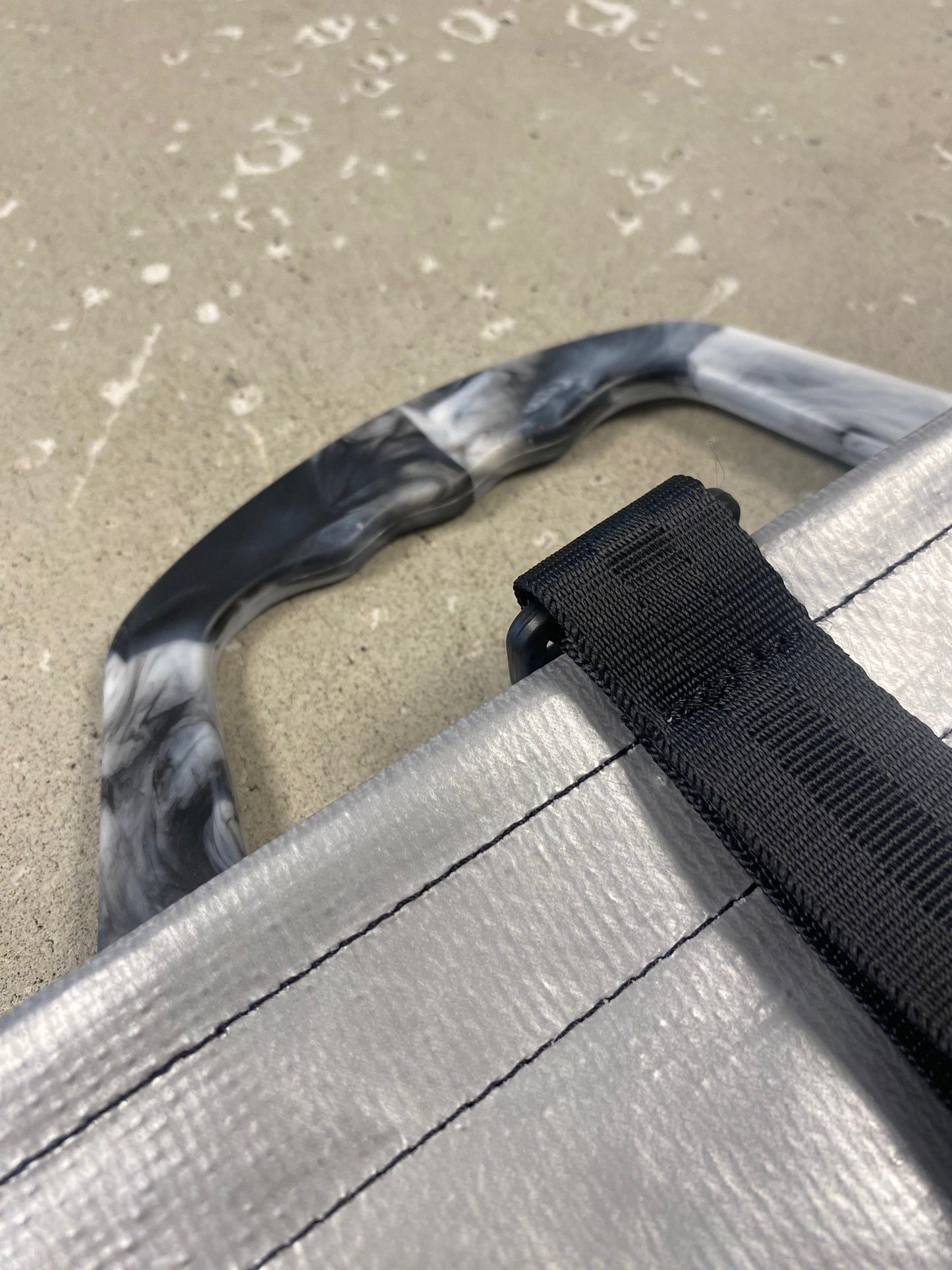 Cool Bag F738 grauer Griff1