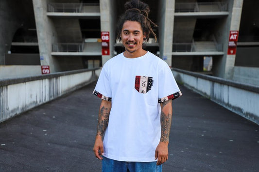 Chestpocket Tee - white africa